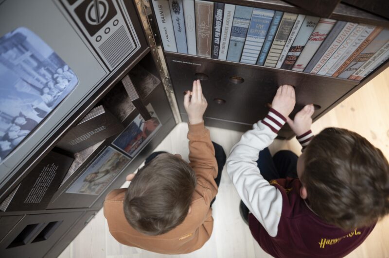 Nodarbība skolēnu brīvlaikā “Laikmetu koferis”