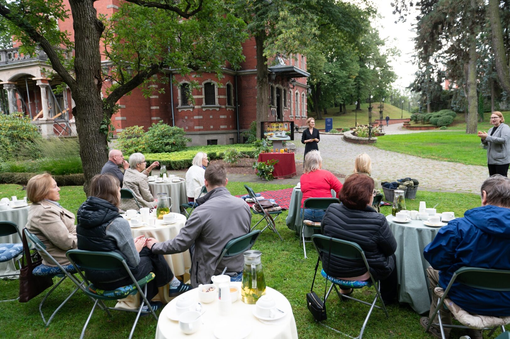 Skats Dauderu dārzā.