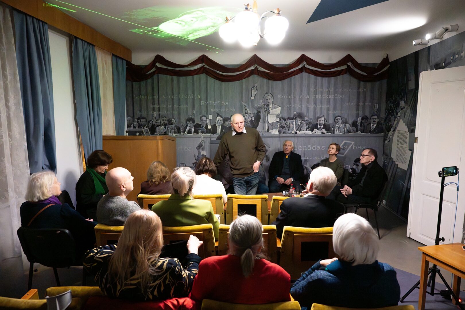 Skats sarīkojumā. Zāles kopskats.