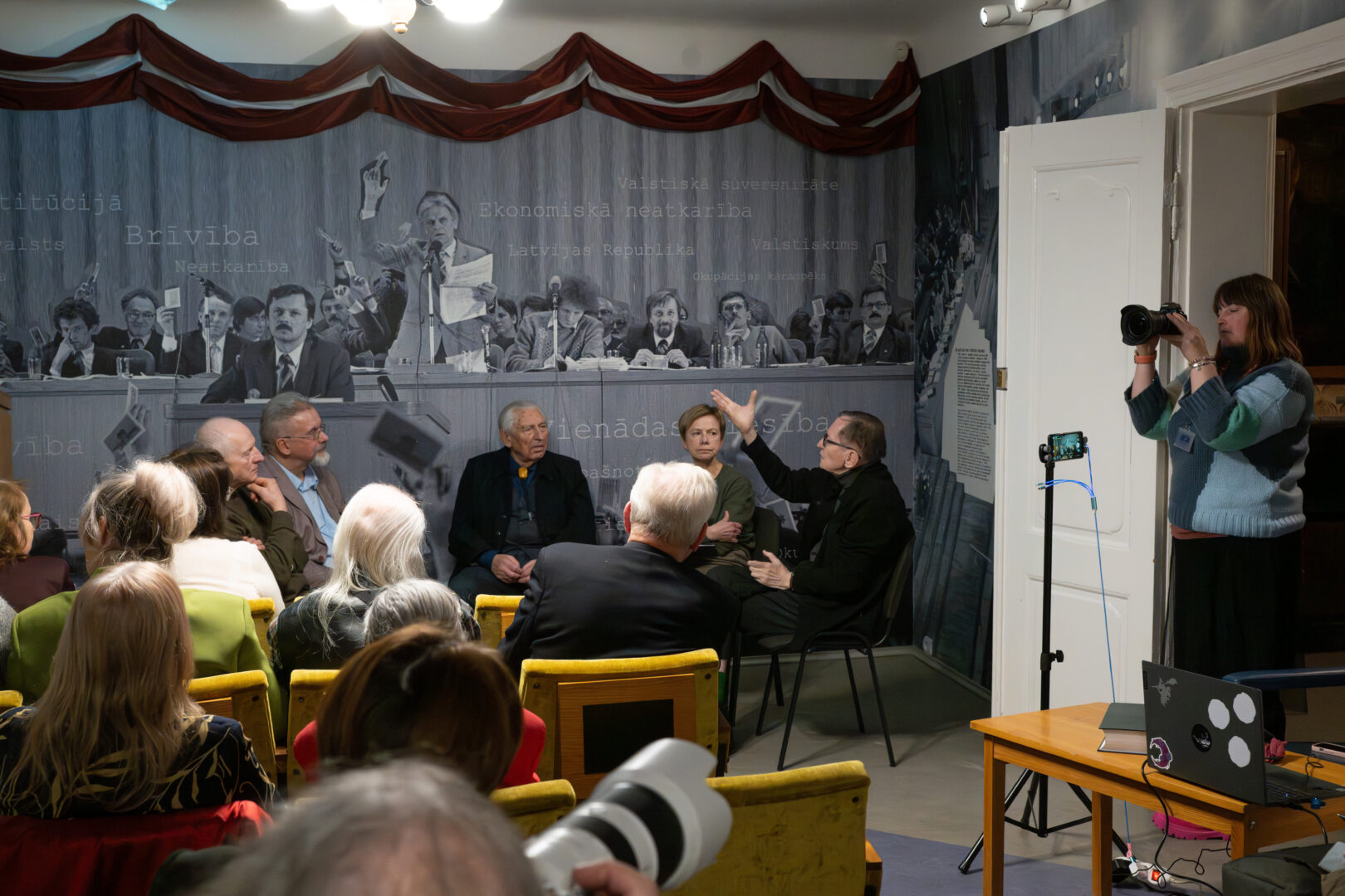 Skats sarīkojumā. Runātāju kopskats.