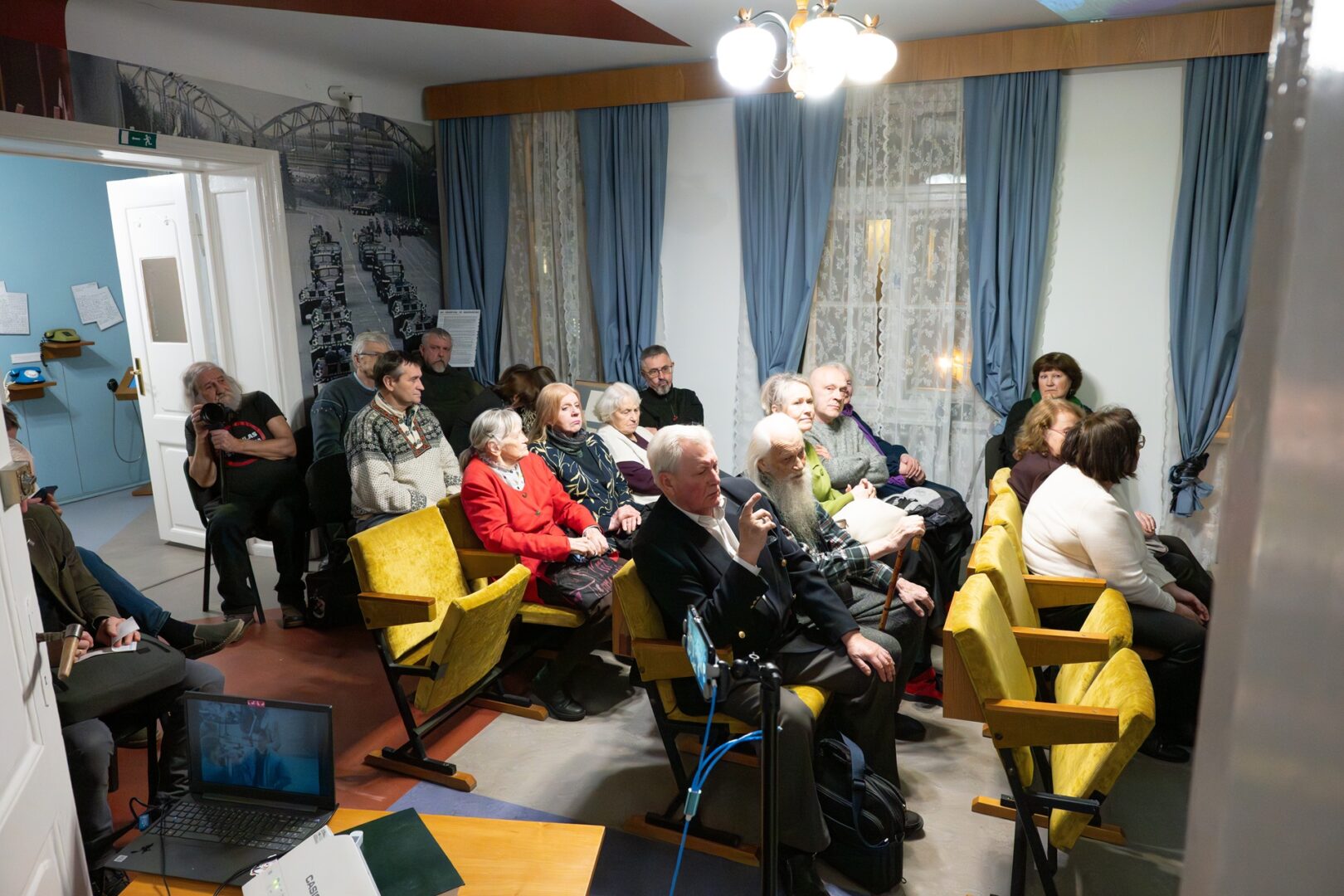 Skats sarīkojumā. Apmeklētāju kopskats.