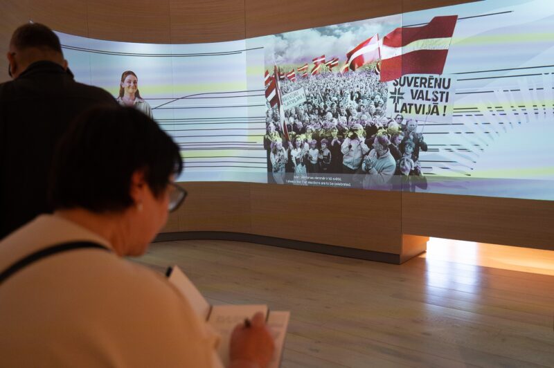 25. aprīlī autoru vadīta ekskursija ekspozīcijā “Straumējot laiku”