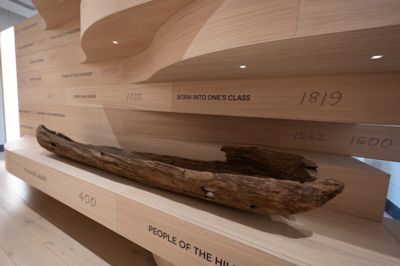 Latvijas vēstures ekspozīcija “Straumējot laiku”