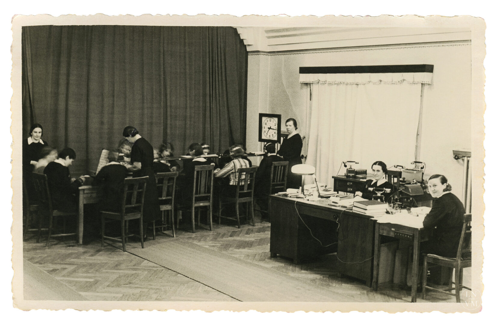 Skats ar telefoncentrāles darbiniekiem