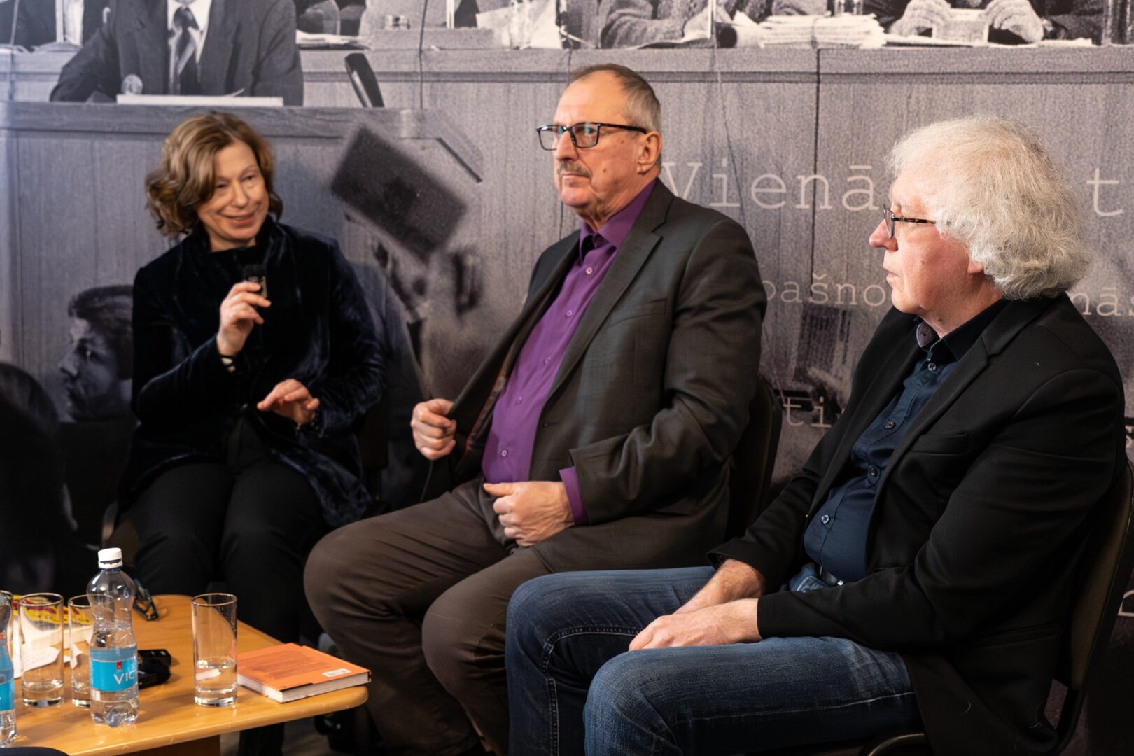 Skats diskusijā.