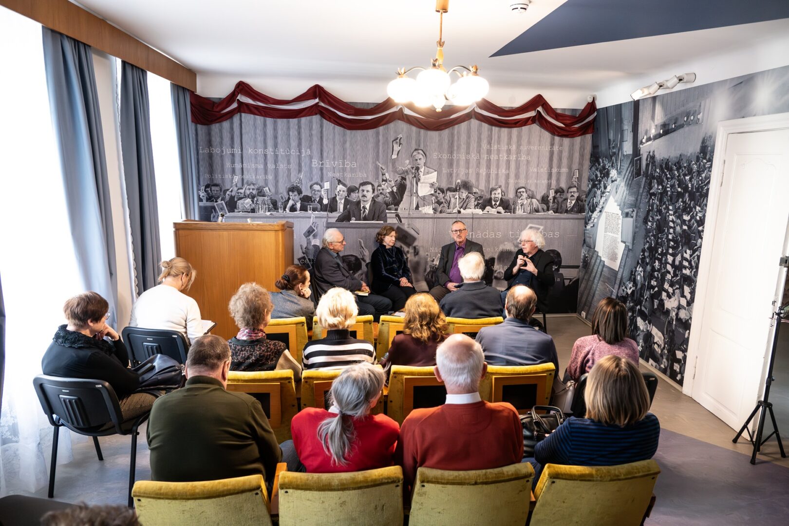 Skats diskusijā.